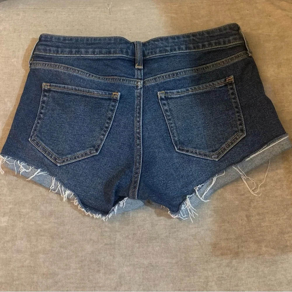 Hollister Jean Shorts - Picture 2 of 3